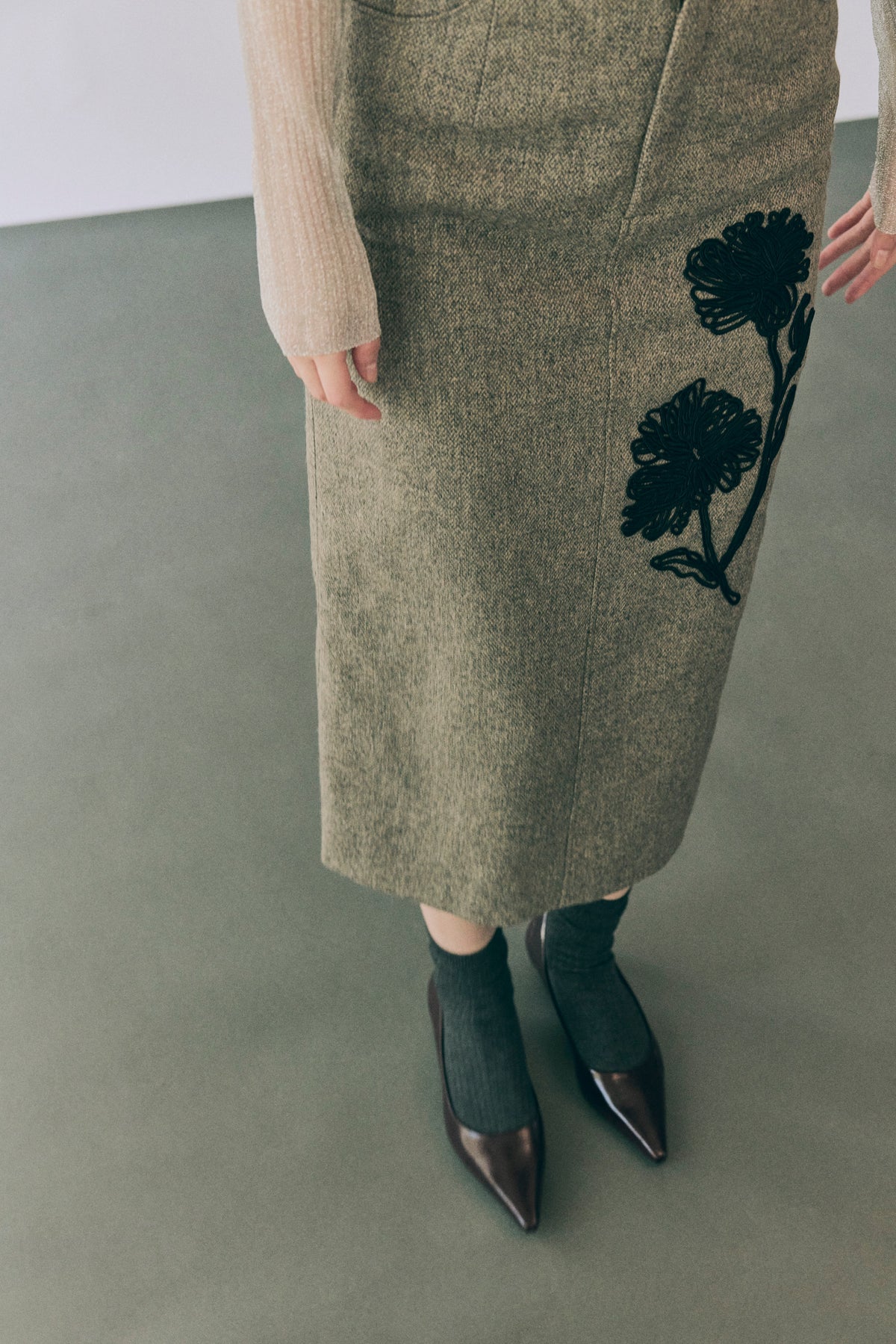 AW26 - Cord Embroidery Tweed Skirt